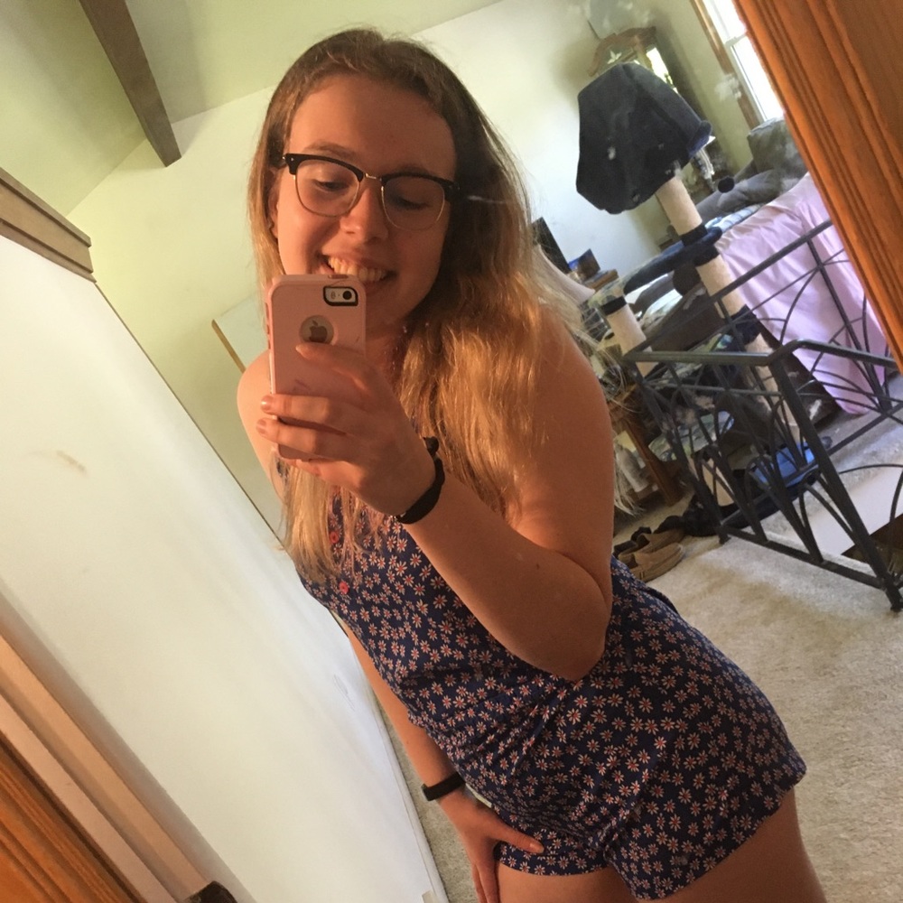 Meet your Posher, Rebecca